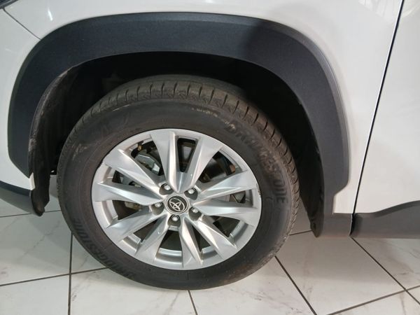 2024-Toyota-Corolla-Cross-18-XS-Hybrid image:5