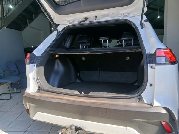2024-Toyota-Corolla-Cross-18-XS-Hybrid image:6
