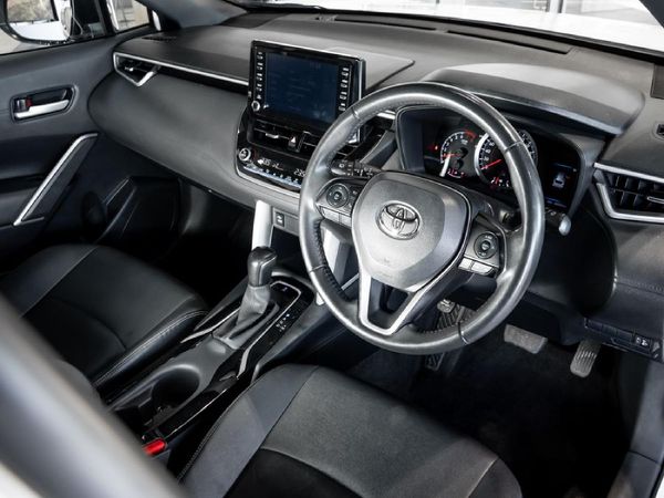 2023-Toyota-Corolla-Cross-18-XS image:14