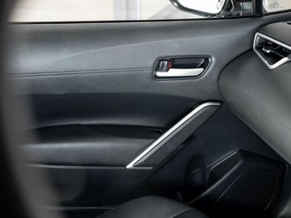 2023-Toyota-Corolla-Cross-18-XS image:17