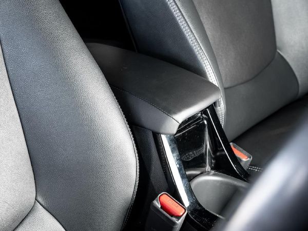 2023-Toyota-Corolla-Cross-18-XS image:21