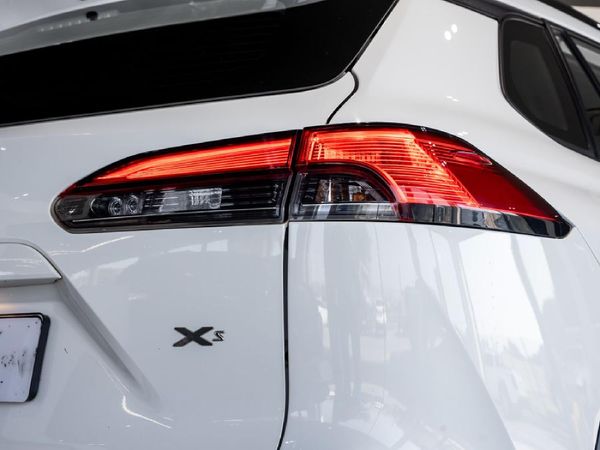 2023-Toyota-Corolla-Cross-18-XS image:8