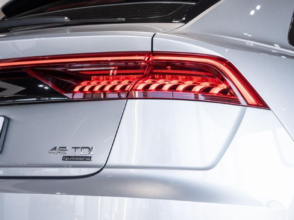 2020-Audi-Q8-45-TDI-quattro-Auto image:9