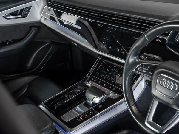 2020-Audi-Q8-45-TDI-quattro-Auto image:18