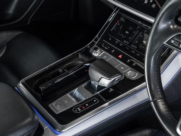2020-Audi-Q8-45-TDI-quattro-Auto image:19