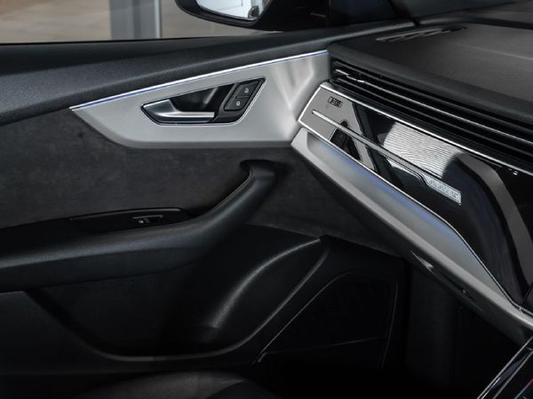 2020-Audi-Q8-45-TDI-quattro-Auto image:21
