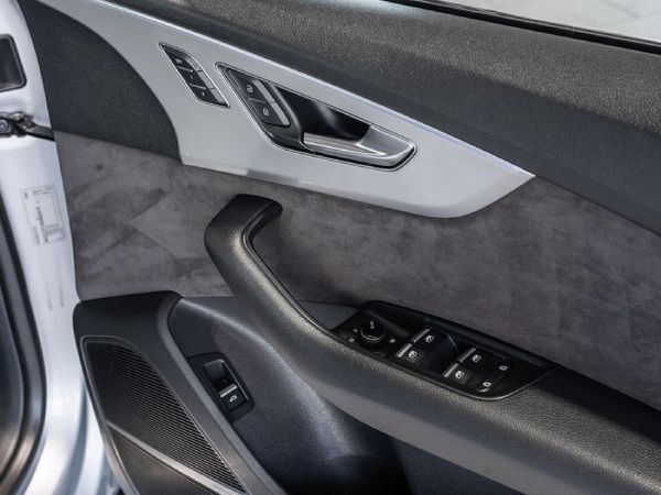 2020-Audi-Q8-45-TDI-quattro-Auto image:22