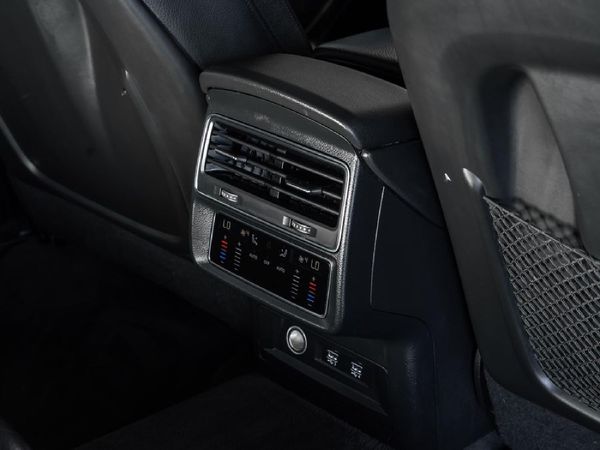 2020-Audi-Q8-45-TDI-quattro-Auto image:29