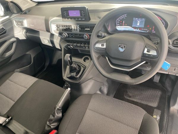 2026-Peugeot-Landtrek-19D-Professional-Single-Cab image:6
