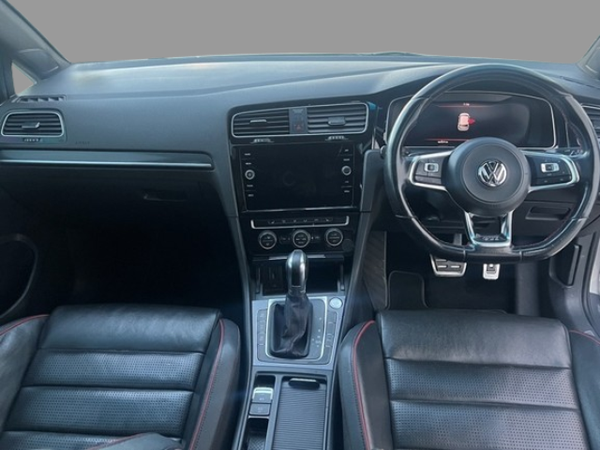 2019-Volkswagen-Golf-VII-GTI-20-TSI-Auto image:6