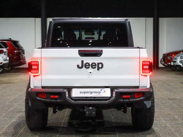 2025-Jeep-Gladiator-Rubicon-36-4x4-Double-Cab-Auto image:9