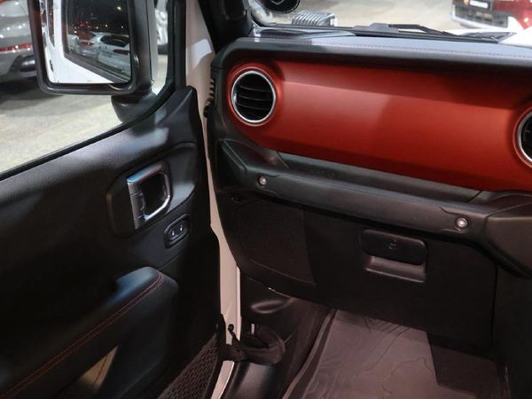 2025-Jeep-Gladiator-Rubicon-36-4x4-Double-Cab-Auto image:24