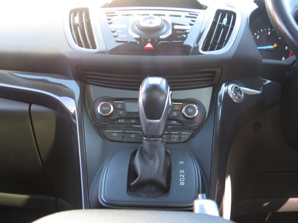 2015-Ford-Kuga-20-TDCi-Titanium-AWD-Auto image:15