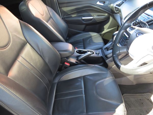 2015-Ford-Kuga-20-TDCi-Titanium-AWD-Auto image:16
