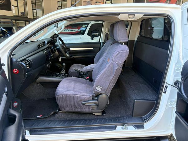 2020-Toyota-Hilux-24-GD-6-Raised-Body-SRX-Extended-Cab image:10