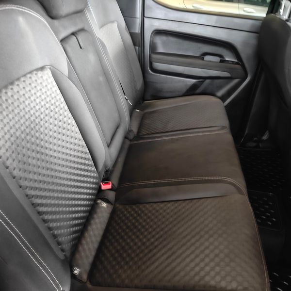 2024-Volkswagen-Amarok-20-TDI-125kW-4Motion-Life-Double-Cab image:14