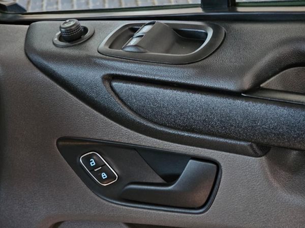 2021-Ford-Tourneo-Custom-LTD-22-TDCi-SWB-114kW image:19