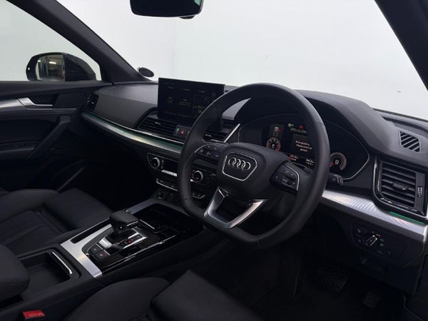 2024-Audi-Q5-quattro-Auto-Black-Edition-40-TDI image:4
