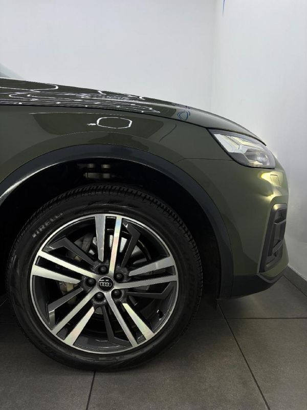 2024-Audi-Q5-quattro-Auto-Black-Edition-40-TDI image:6