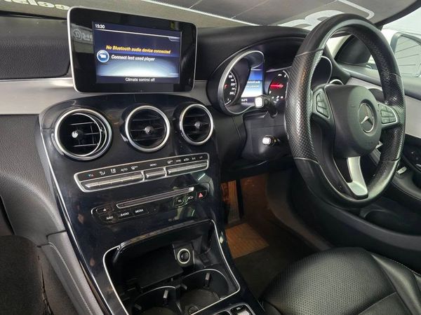 2016-Mercedes-Benz-GLC-220d image:9