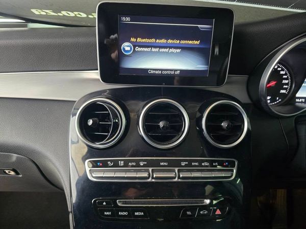 2016-Mercedes-Benz-GLC-220d image:11