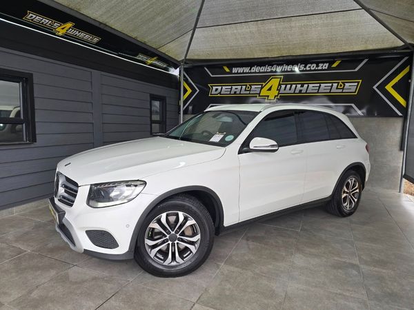 2016-Mercedes-Benz-GLC-220d image:3