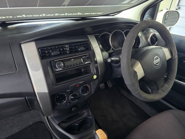 2013-Nissan-Livina-16-Acenta-X-Gear image:11