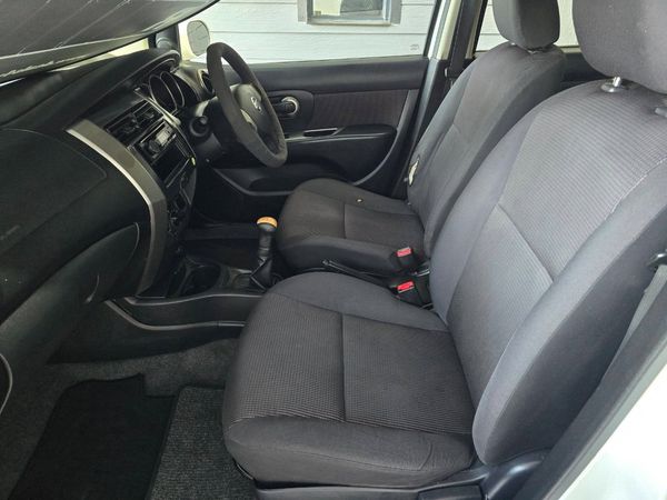 2013-Nissan-Livina-16-Acenta-X-Gear image:15