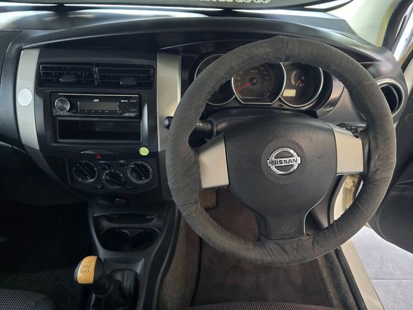 2013-Nissan-Livina-16-Acenta-X-Gear image:8