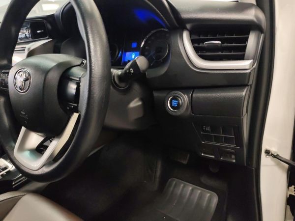 2019-Toyota-Fortuner-24-GD-6-Raised-Body-Auto image:10