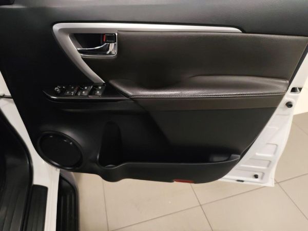 2019-Toyota-Fortuner-24-GD-6-Raised-Body-Auto image:7