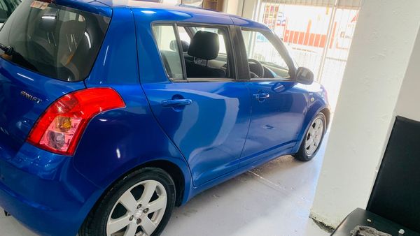 2009-Suzuki-Swift-15-GL-Petrol-Manual image:5