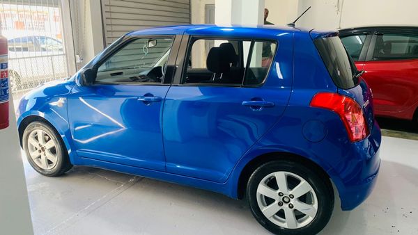 2009-Suzuki-Swift-15-GL-Petrol-Manual image:7