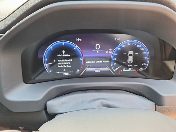 2025-Toyota-Land-Cruiser-300-V6-33D-GR-S image:9