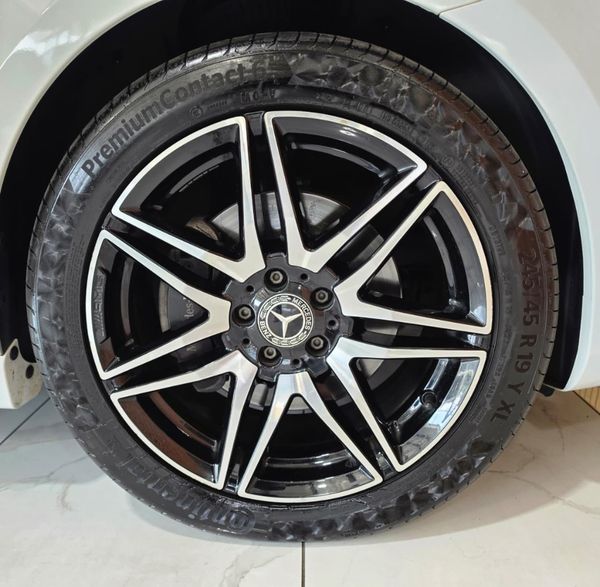 2022-Mercedes-Benz-V-Class-V-300d-Avantgarde-AMG-Line image:21
