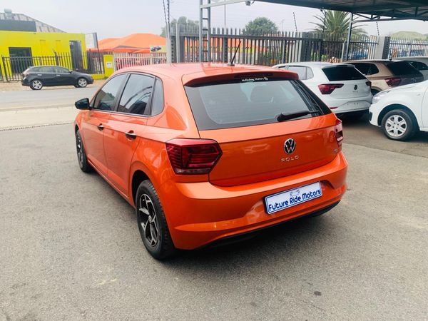 2021-Volkswagen-Polo-10-TSI-Trendline image:14