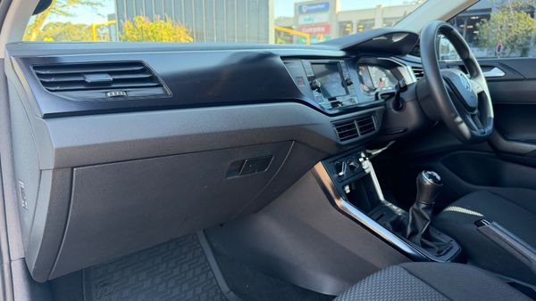 2021-Volkswagen-Polo-10-TSI-Trendline image:6