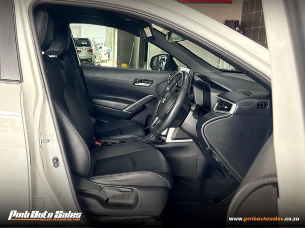 2022-Toyota-Corolla-Cross-18-XS image:10