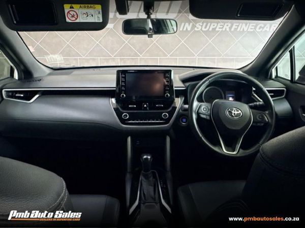 2022-Toyota-Corolla-Cross-18-XS image:7