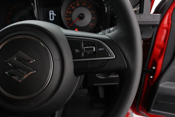 2025-Suzuki-Jimny-15-GLX-AllGrip-5-Door-Auto image:4