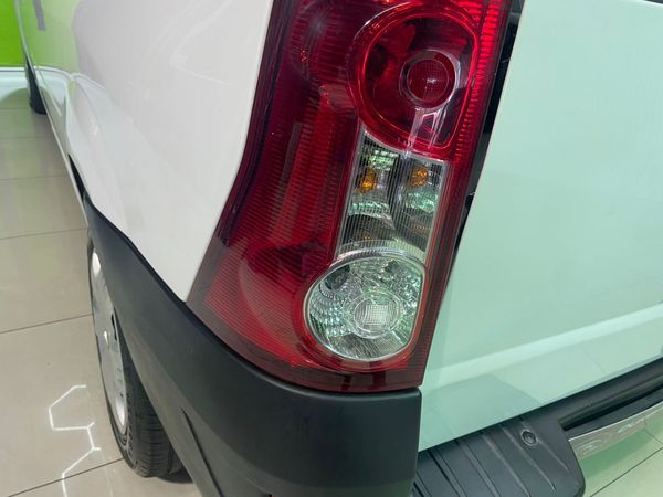 2023-Nissan-NP200-16 image:12