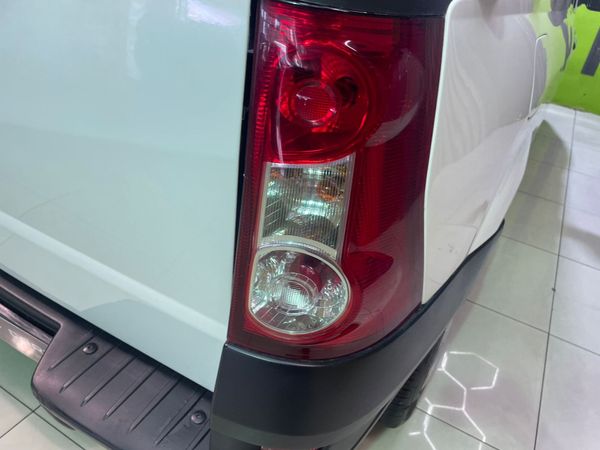 2023-Nissan-NP200-16 image:13