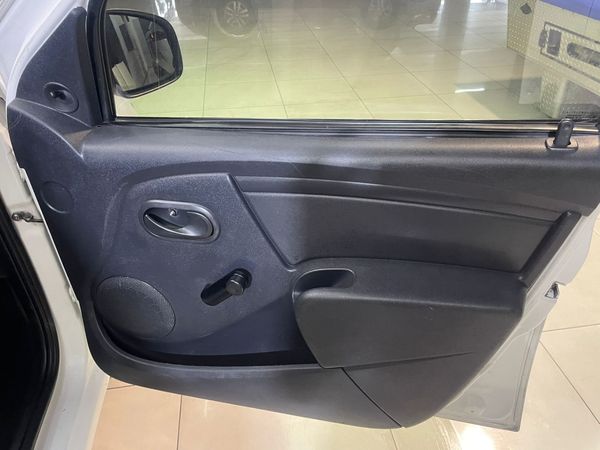2023-Nissan-NP200-16 image:16