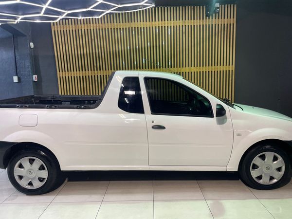 2023-Nissan-NP200-16 image:1