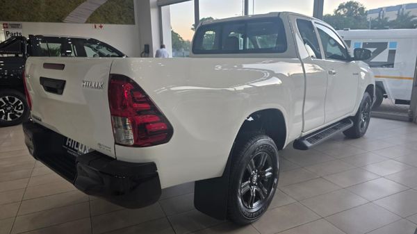 2026-Toyota-Hilux-24-GD-6-Raised-Body-Raider-Extended-Cab image:5