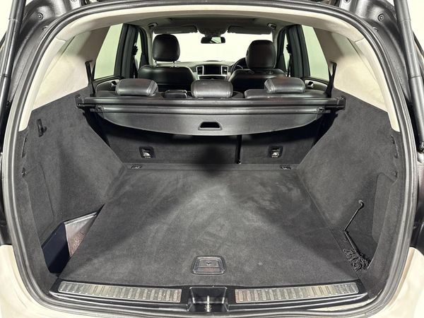 2015-Mercedes-Benz-ML-350-Bluetec image:13