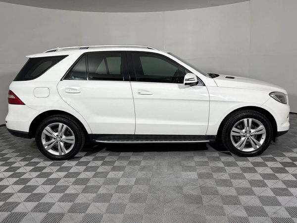 2015-Mercedes-Benz-ML-350-Bluetec image:16