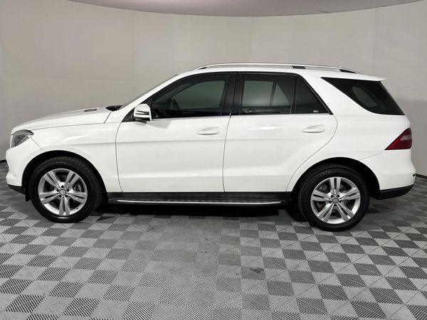 2015-Mercedes-Benz-ML-350-Bluetec image:18