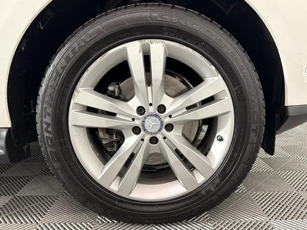 2015-Mercedes-Benz-ML-350-Bluetec image:4