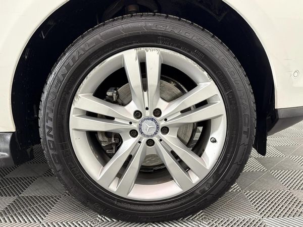 2015-Mercedes-Benz-ML-350-Bluetec image:5